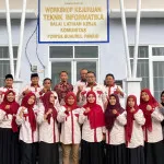 DI BAWAH RAUNG SINDARA: KETIKA JEMARI BAHASA MERAJUT ASA DI SMK ANWARUL MA’ARIF